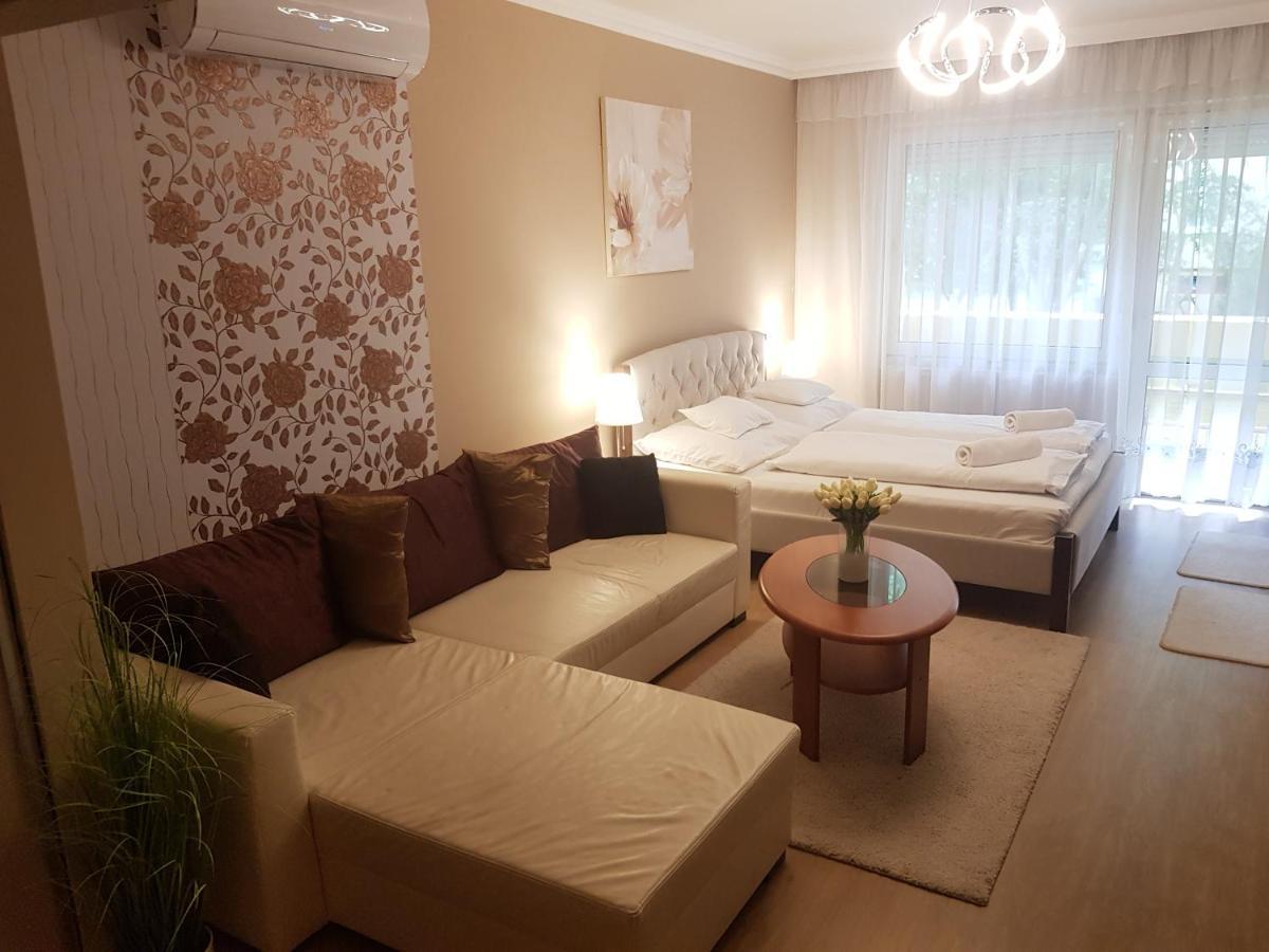 Jokai Apartment